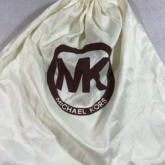 Michael Kors Fabric Bag for protection. - Picture 4 of 4
